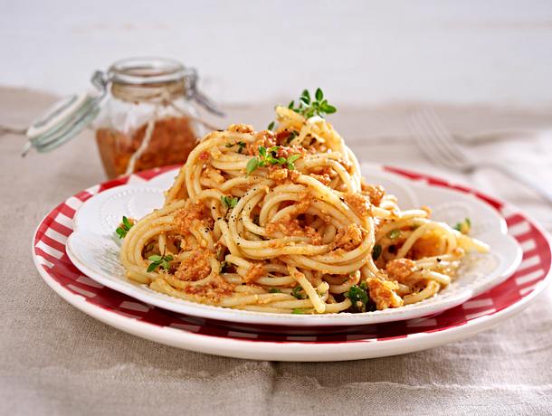 Spaghetti mit Paprika-Blitzpesto Rezept Spaghetti mit Paprika-Blitzpesto Rezept