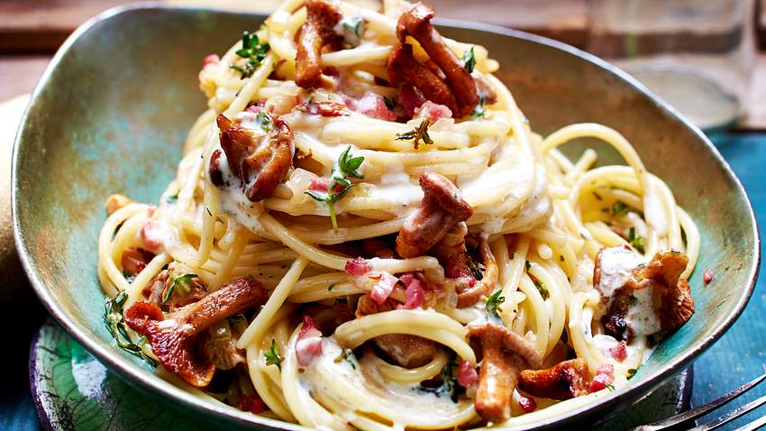 Spaghetti mit Pfifferlingen und Aioli-Sahnesoße Rezept - Foto: House of Food / Bauer Food Experts KG