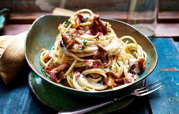 Spaghetti mit Pfifferlingen und Schinkenwürfeln Rezept Spaghetti mit Pfifferlingen und Schinkenwürfeln Rezept