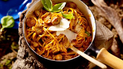 Spaghetti mit Pilz-Sahnesoße (One-Pot-Pasta) Rezept - Foto: House of Food / Bauer Food Experts KG