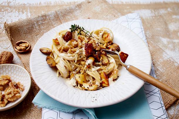 Spaghetti mit Pilzen und gebratenem Halloumi Rezept Spaghetti mit Pilzen und gebratenem Halloumi Rezept