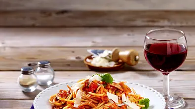 Spaghetti mit Puten-Bolognese Rezept - Foto: LECKER @ Bauer Media Group