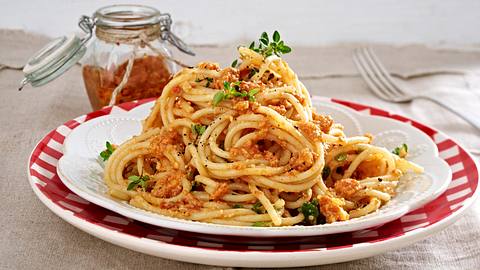 Spaghetti mit rotem Pesto Rezept - Foto: House of Food / Bauer Food Experts KG