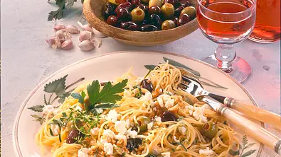 Spaghetti mit Schafskäse Rezept - Foto: LECKER @ Bauer Media Group
