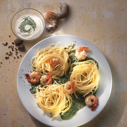 Spaghetti Mit Spinatsosse Und Garnelen Rezept Lecker