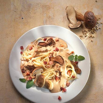 Spaghetti mit Steinpilz-Specksoße Rezept Spaghetti mit Steinpilz-Specksoße Rezept
