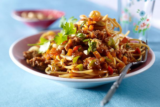 Spaghetti mit Thaibolognese Rezept Spaghetti mit Thaibolognese Rezept