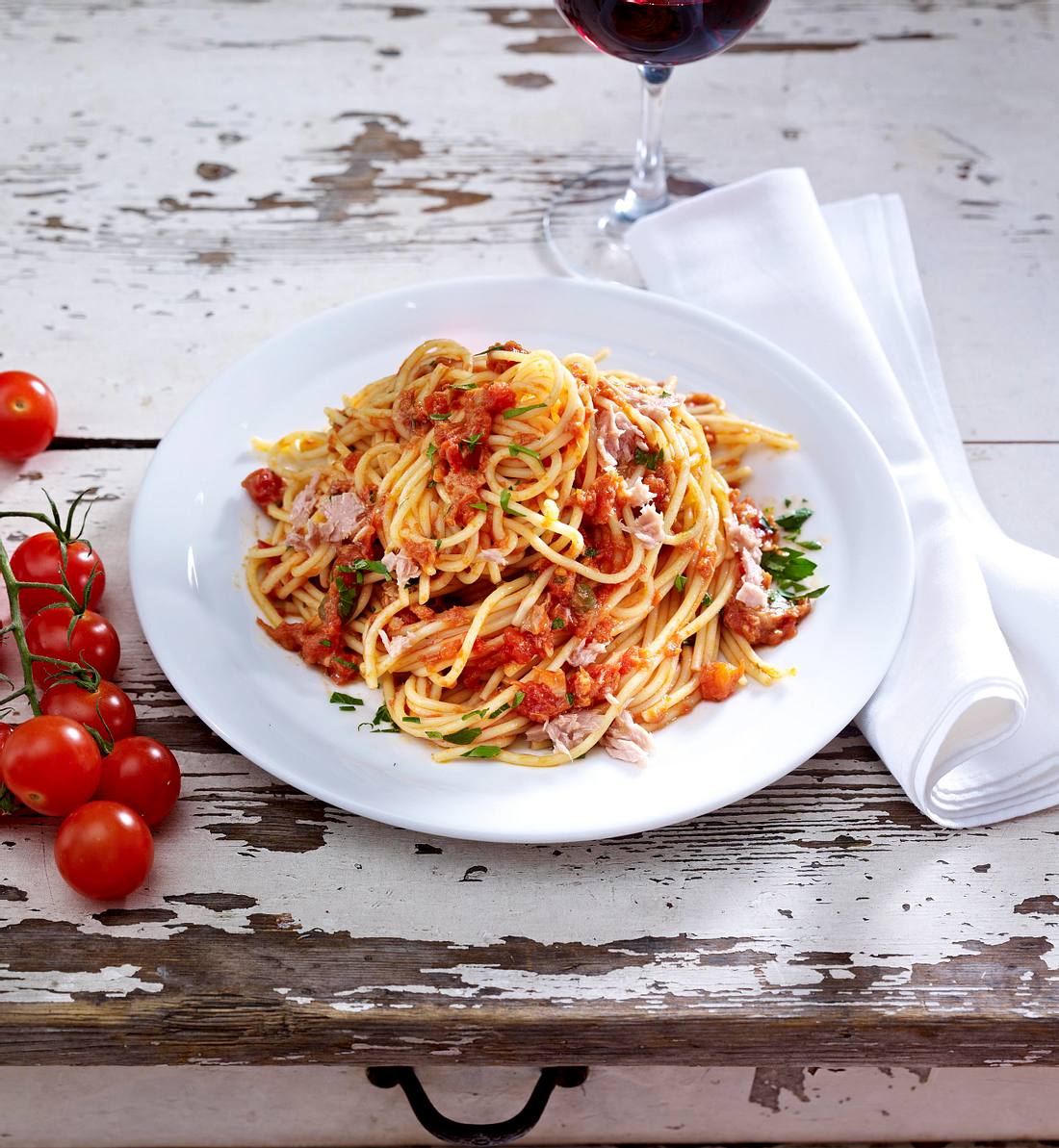 Spaghetti mit Thunfisch-Tomaten-Soße Rezept