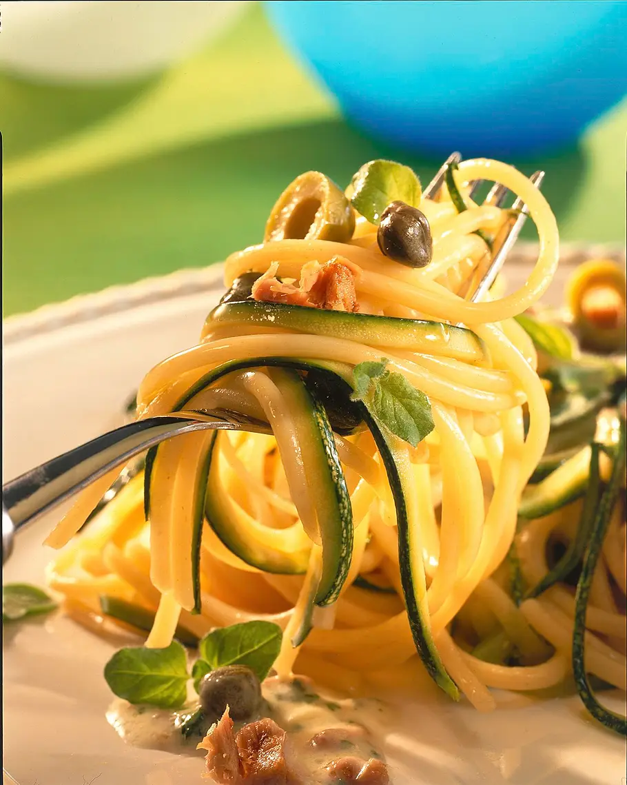 Spaghetti mit Thunfischsoße Rezept Spaghetti mit Thunfischsoße Rezept