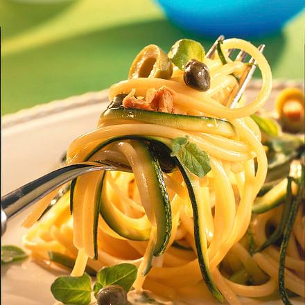 Spaghetti mit Thunfischsoße Rezept Spaghetti mit Thunfischsoße Rezept