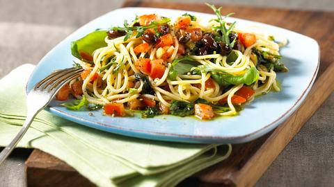 Spaghetti mit Tomaten und Oliven Rezept - Foto: Pretscher, Tillmann