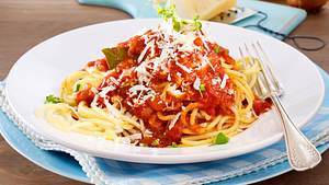 Spaghetti mit Tomatensoße Rezept - Foto: House of Food / Bauer Food Experts KG