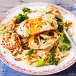 Spaghetti „Pad Thai“ mit Spiegelei Rezept - Foto: House of Food / Bauer Food Experts KG
