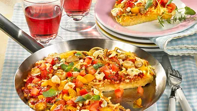 Spaghetti-Pizza Rezept - Foto: LECKER @ Bauer Media Group