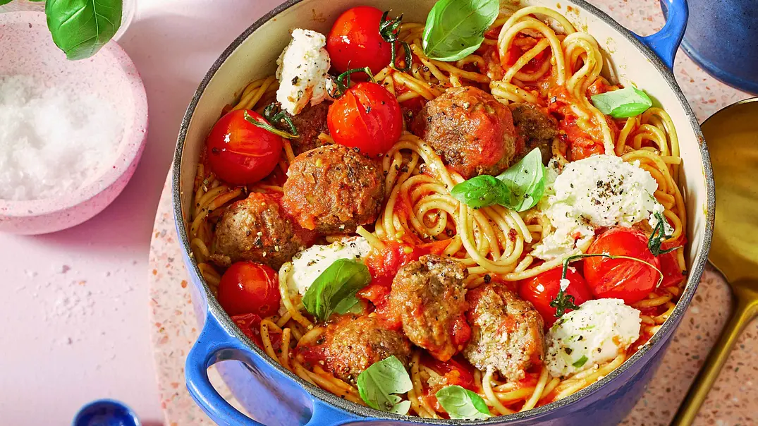 Spaghetti Pomodoro mit Veggie-Bällchen Rezept - Foto: LECKER @ Bauer Media Group Spaghetti Pomodoro mit Veggie-Bällchen Rezept - Foto: LECKER @ Bauer Media Group