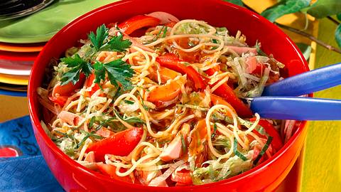 Spaghetti-Salat Rezept - Foto: Maass