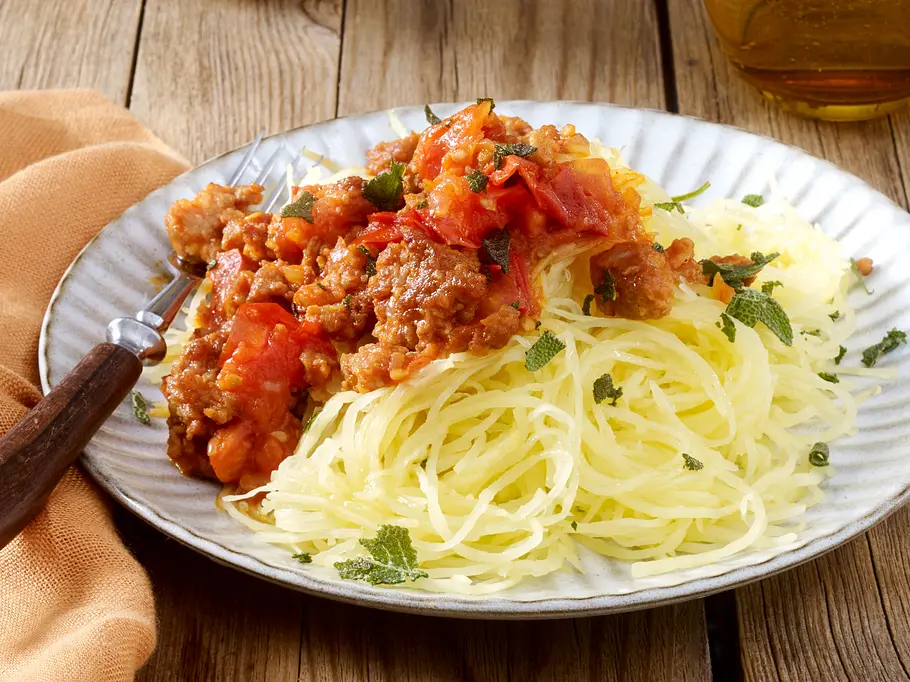 Spaghettikürbis mit Bolognese Spaghettikürbis mit Bolognese Rezept