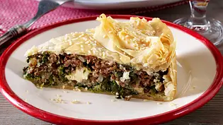 Spanakopita (griechischer Hack-Spinat-Kuchen) Rezept - Foto: LECKER @ Bauer Media Group