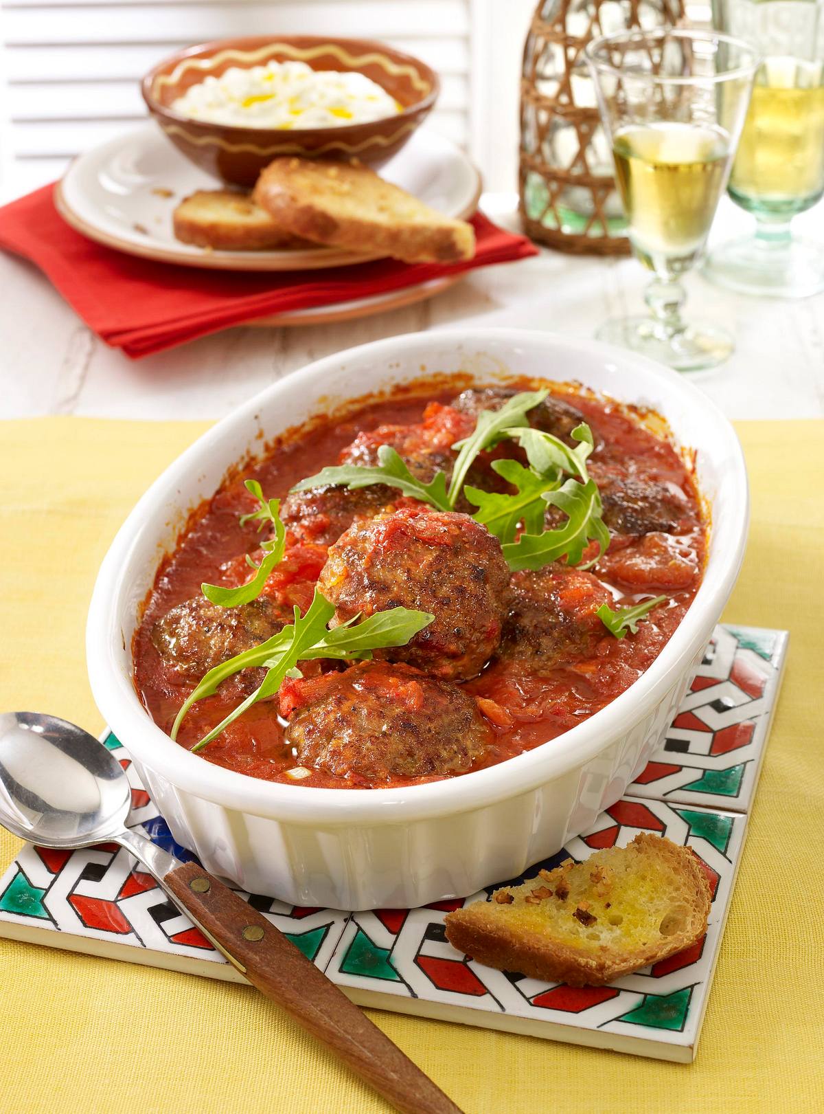 Spanische Hackbällchen in Tomaten-Sherry-Soße Rezept