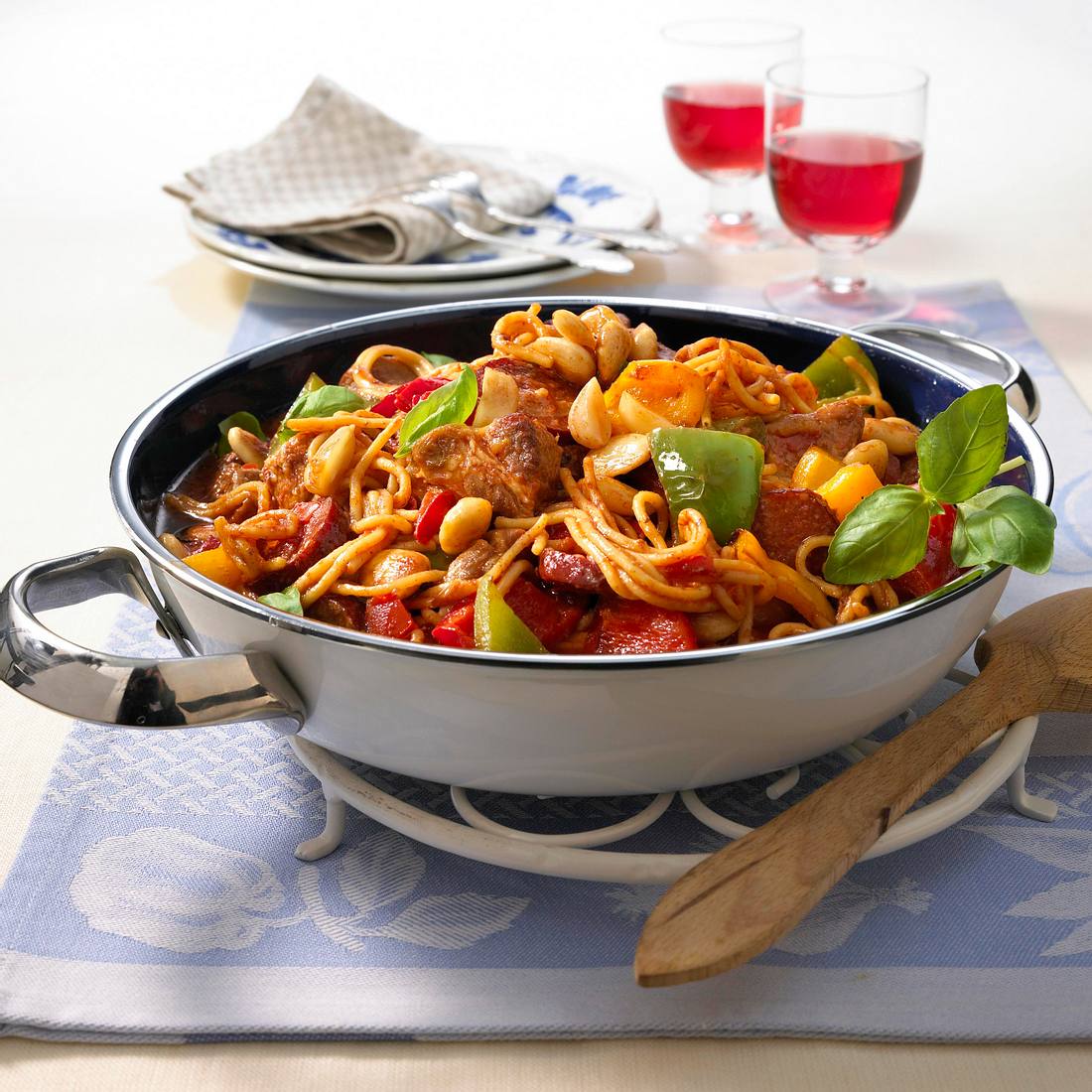 Spanische Paprika-Nudelpfanne Rezept Spanische Paprika-Nudelpfanne Rezept