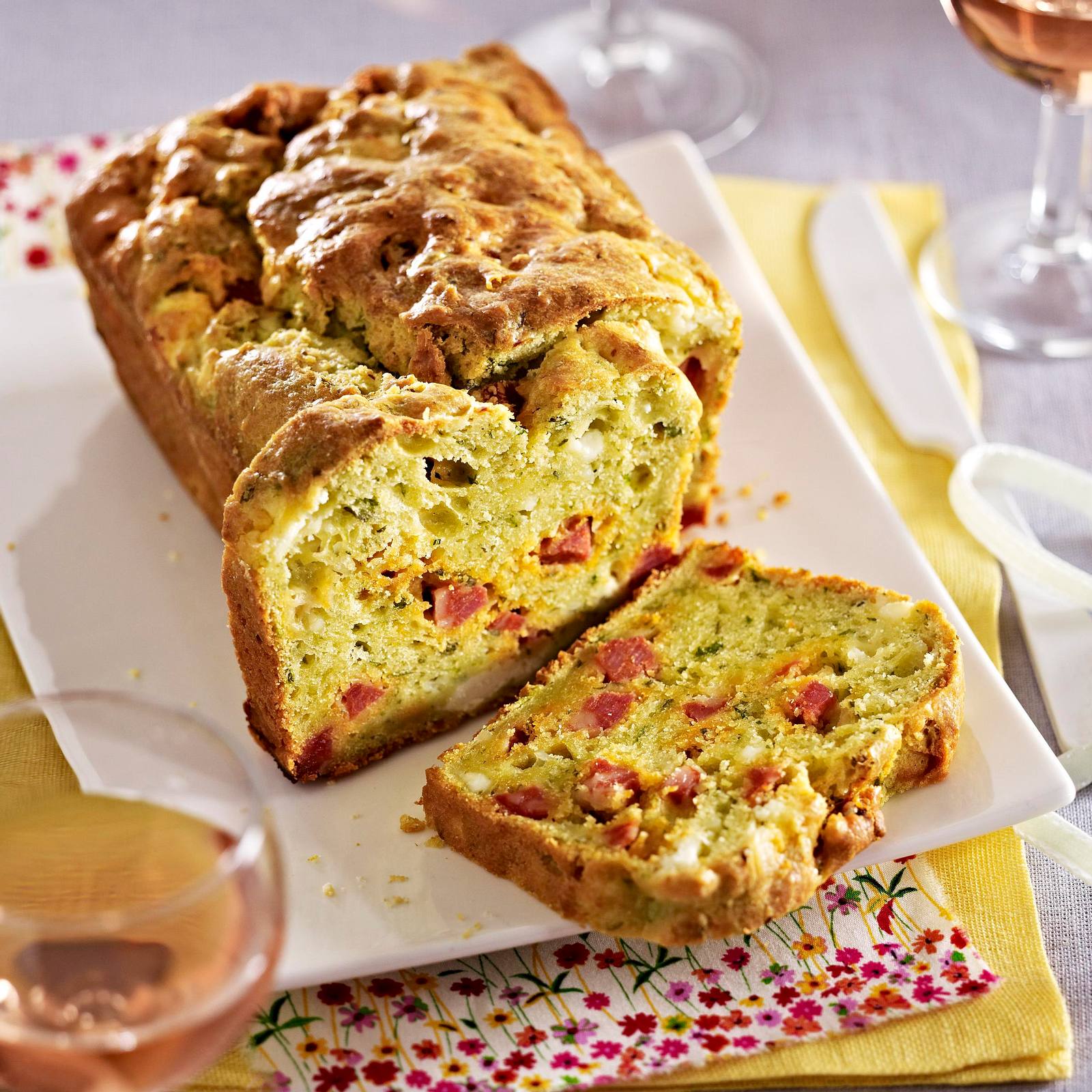 Spanischer Kuchen mit Chorizo und Schafskäse-image