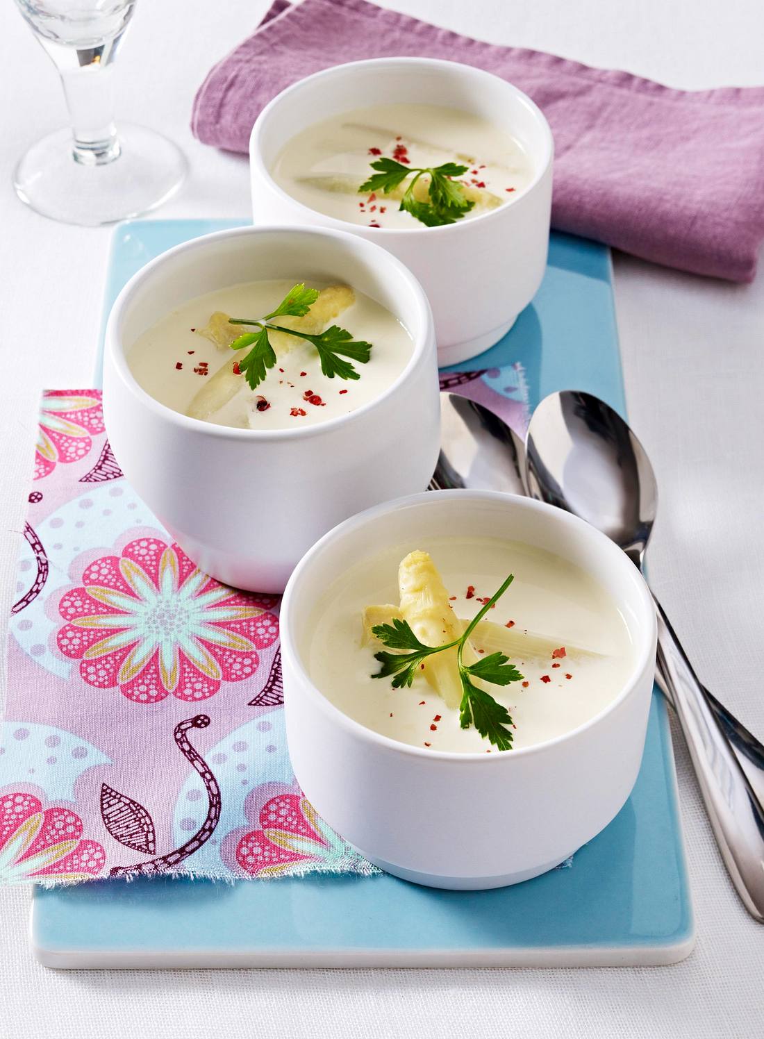 Spargel-Cremesuppe Rezept | LECKER