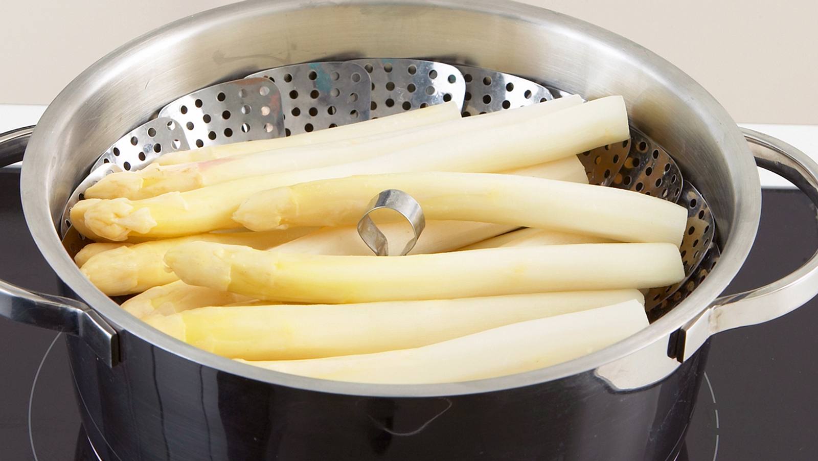 Spargel dämpfen mit und ohne Dampfgarer Rezept LECKER