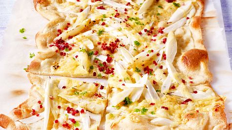 Spargel-Flammkuchen Rezept - Foto: House of Food / Bauer Food Experts KG