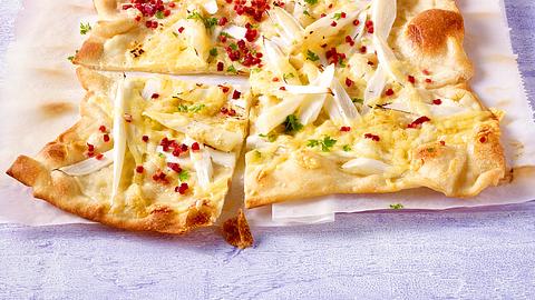 Spargel-Flammkuchen - Foto: House of Food / Bauer Food Experts KG