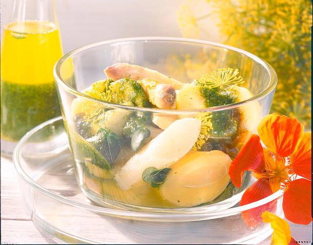 Spargel-Kartoffelsalat mit Brunnenkresse-Pesto Rezept