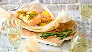 Spargel-Lachs-Schiffchen Rezept - Foto: LECKER @ Bauer Media Group