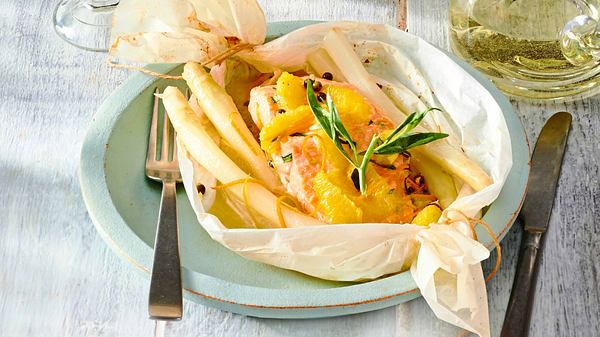 Spargel-Lachs-Schiffchen Rezept - Foto: House of Food / Bauer Food Experts KG