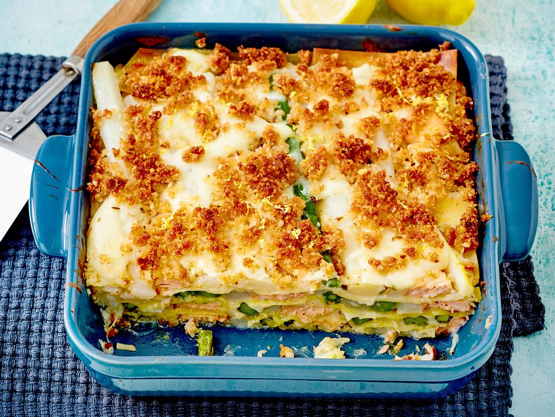 Spargel-Lasagne mit Lachs Rezept | LECKER