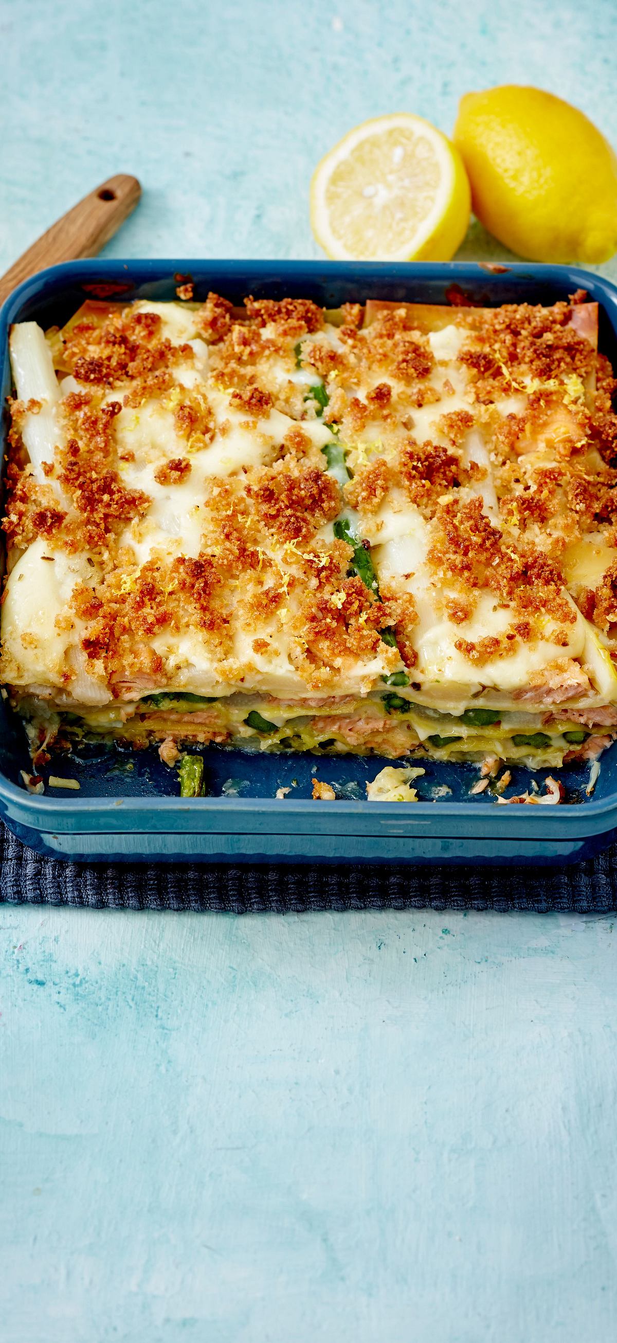 Spargel-Lasagne mit Lachs und Pecorino-Bröseln Rezept