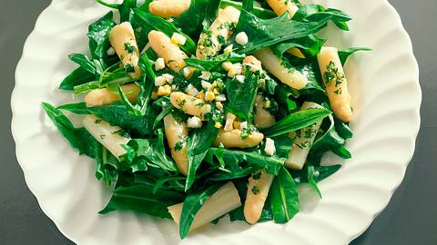 Spargel-Löwenzahn-Salat Rezept - Foto: House of Food / Bauer Food Experts KG