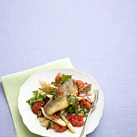 Spargel mit geschmorten Tomaten zu Zanderfilet Rezept