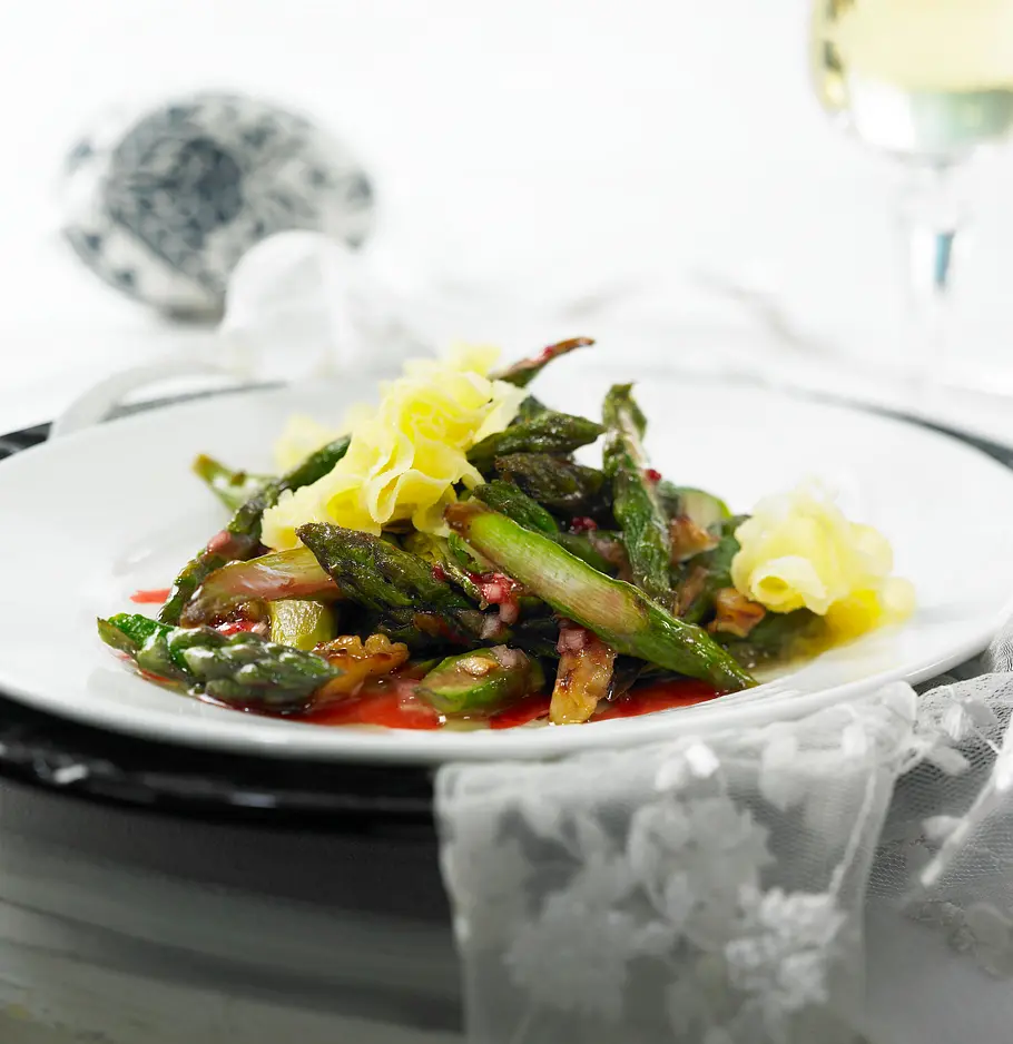 Spargel mit Himbeer-Vinaigrette Rezept Spargel mit Himbeer-Vinaigrette Rezept