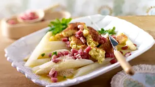 Spargel mit Kartoffelschmarrn und Katenschinken Rezept - Foto: LECKER @ Bauer Media Group Spargel mit Kartoffelschmarrn und Katenschinken Rezept - Foto: LECKER @ Bauer Media Group