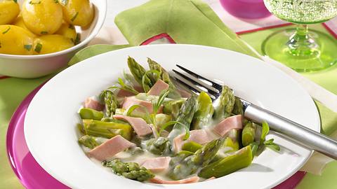 Spargel mit leichter Schinken-Béchamel Rezept - Foto: Maass