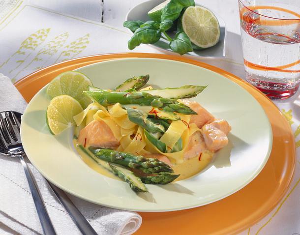 Spargel mit Nudeln und Safransoße Rezept Spargel mit Nudeln und Safransoße Rezept