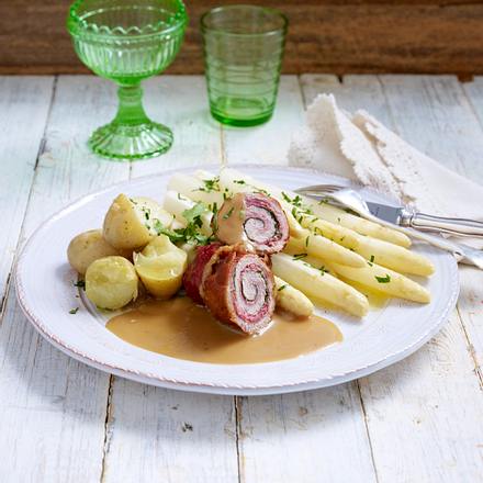 Spargel mit Schnitzelröllchen und Sherrysoße Rezept Spargel mit Schnitzelröllchen und Sherrysoße Rezept