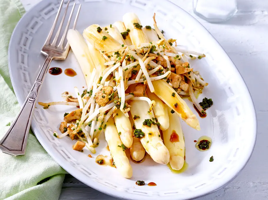 Spargel mit Sprossen und Ei Rezept Spargel mit Sprossen und Ei Rezept
