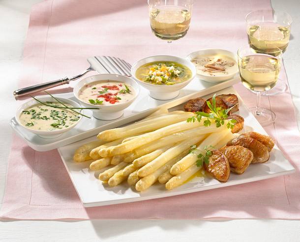 Spargel mit vier Soßen und Filet-Medaillons Rezept