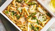 Spargel-Pasta-Gratin mit Räucherlachs Rezept - Foto: House of Food / Bauer Food Experts KG