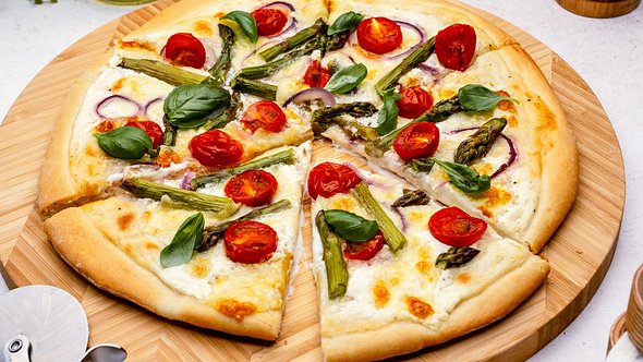Spargel-Pizza - Foto: ShowHeroes