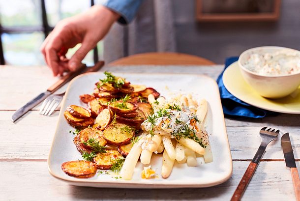 Spargel-Platte mit Bratkartoffeln Rezept