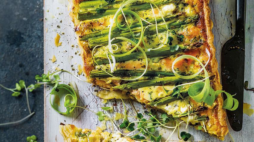 Spargel-Quiche mit Lachs und Feta Rezept - Foto: Are Media Syndication 