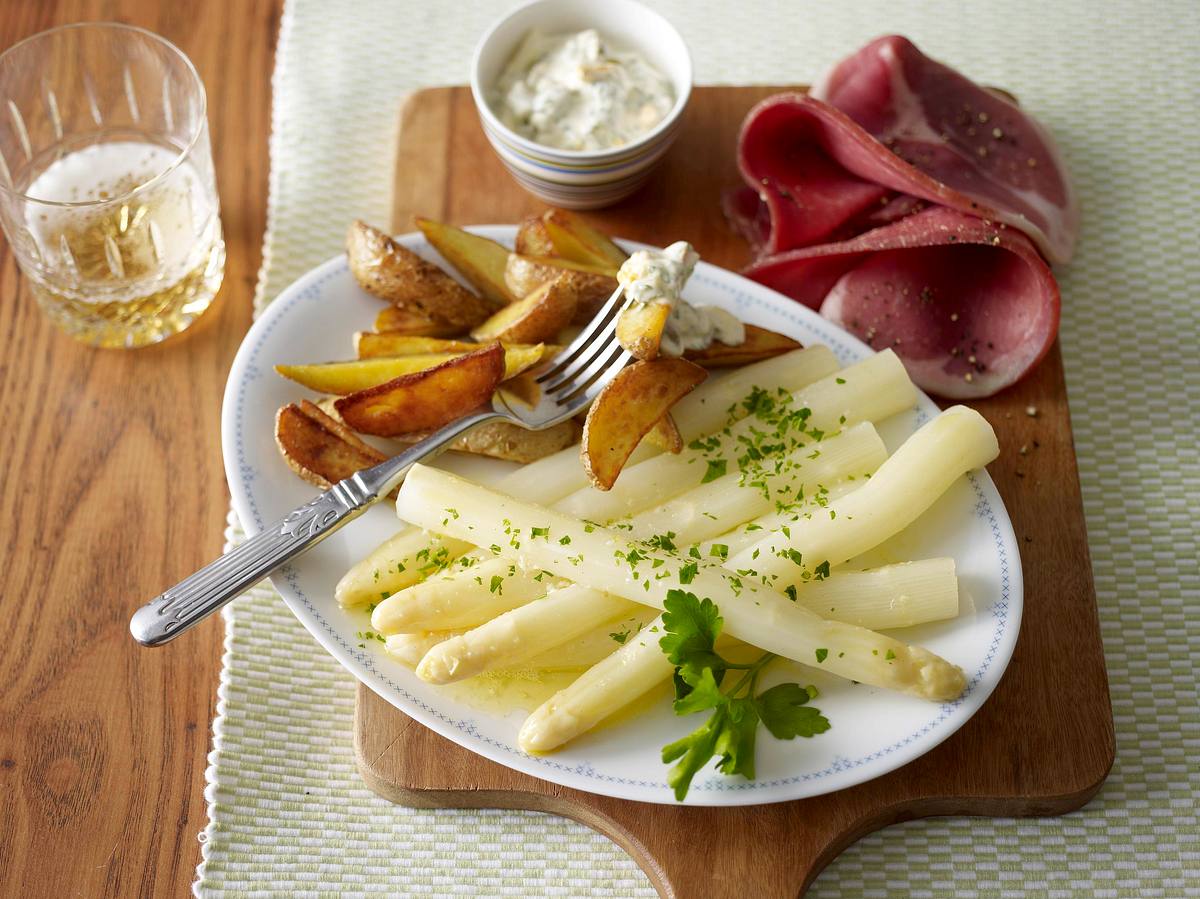 Spargel satt mit Remoulade und Katenschinken Rezept