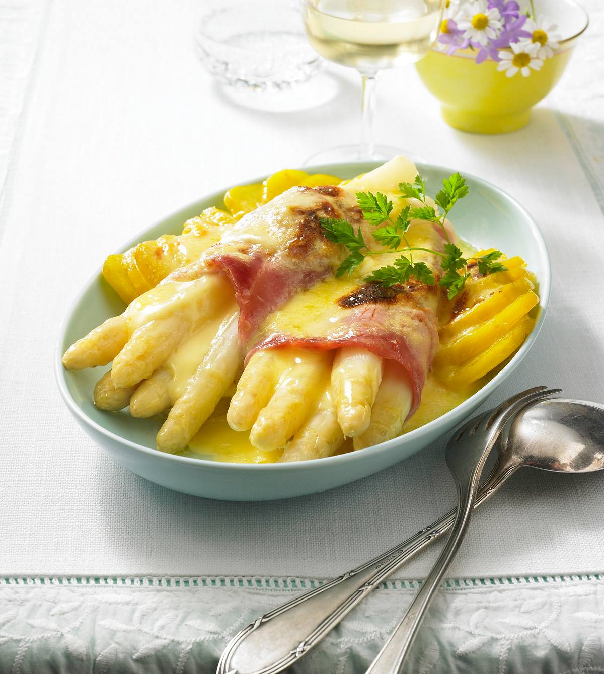 Spargel-Schinken-Gratin mit Hollandaise Rezept