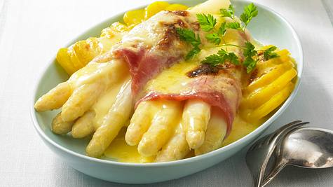 Spargel-Schinken-Gratin mit Hollandaise Rezept - Foto: House of Food / Bauer Food Experts KG